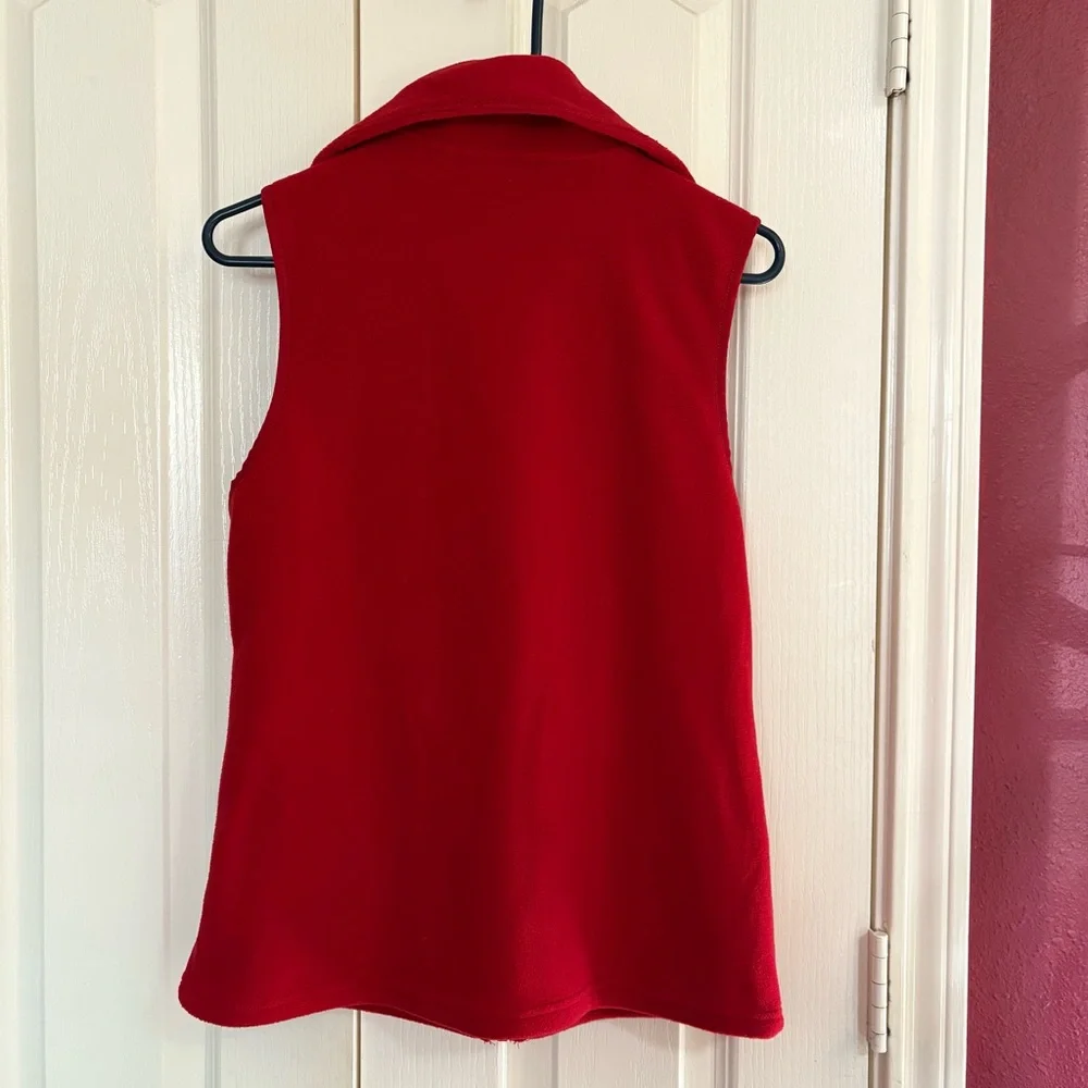 NWT Chaps Womens fleece Sport Red sleeveless Zip Up With Pockets size small - Picture 3 of 3